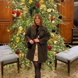 Meet your Posher, Elizabeth